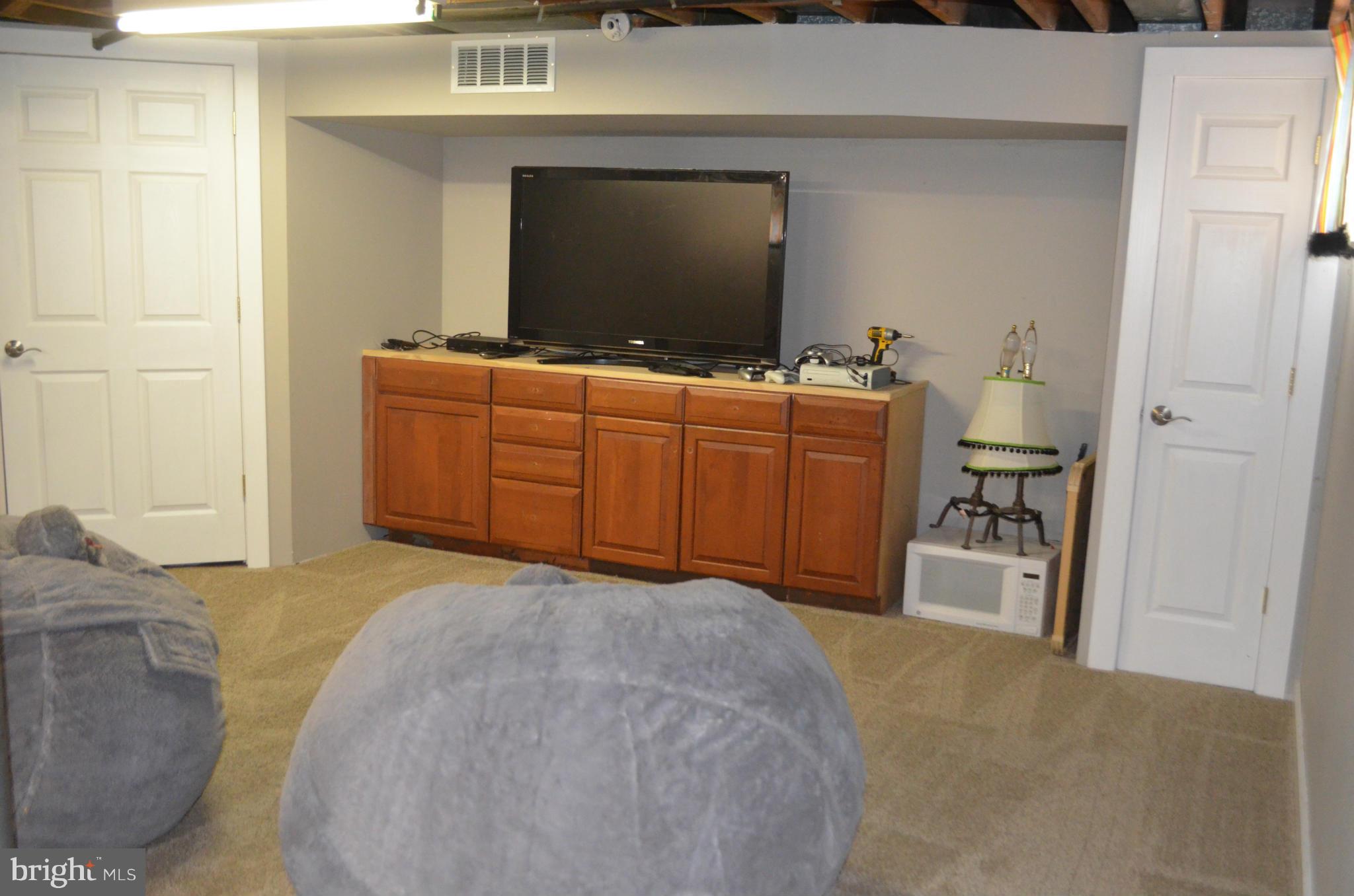105 Gothard Road Lutherville-Timonium, MD 21093 - Photo 25 of 29 Family Room