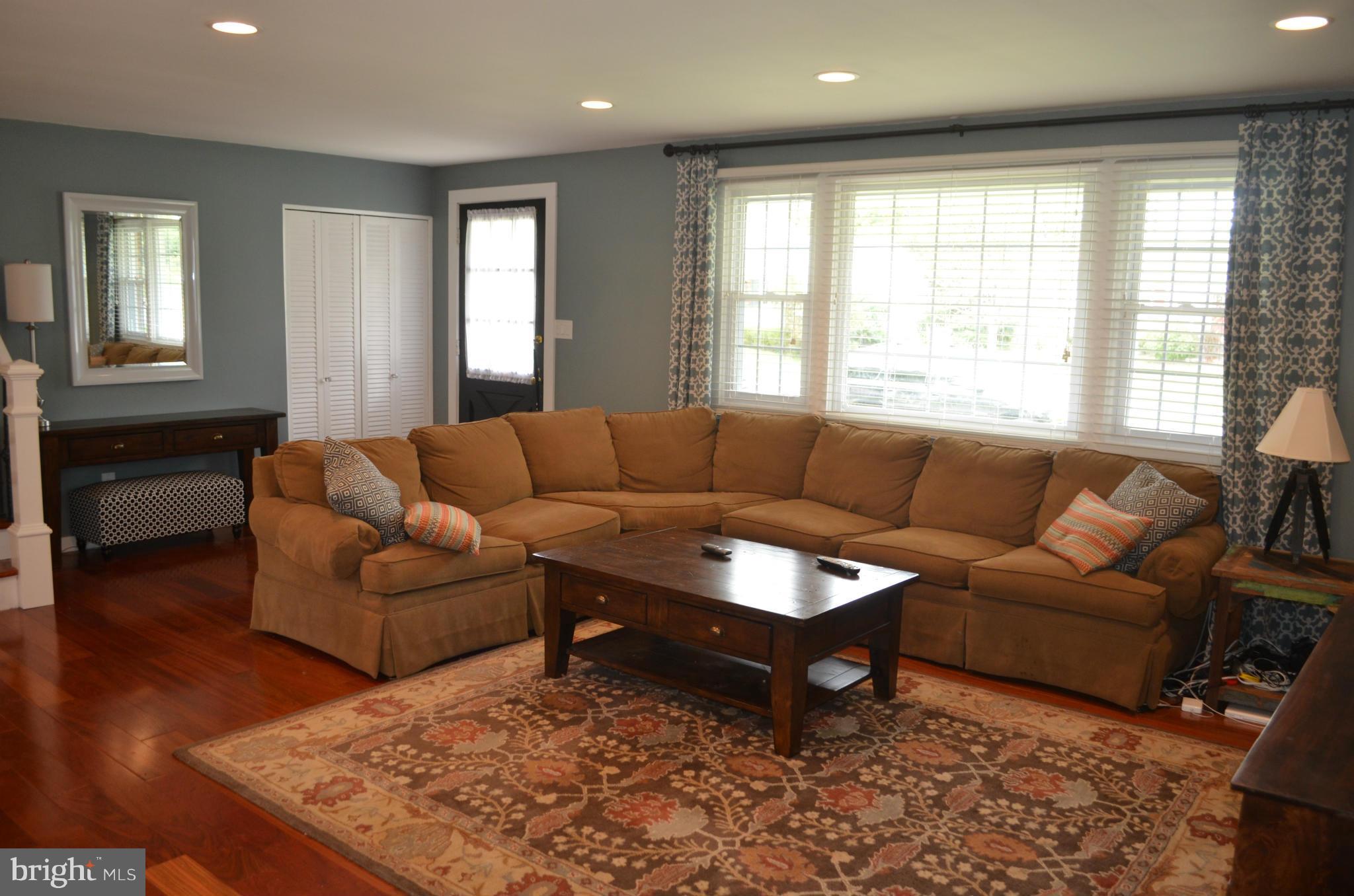 105 Gothard Road Lutherville-Timonium, MD 21093 - Photo 6 of 29 Living Room
