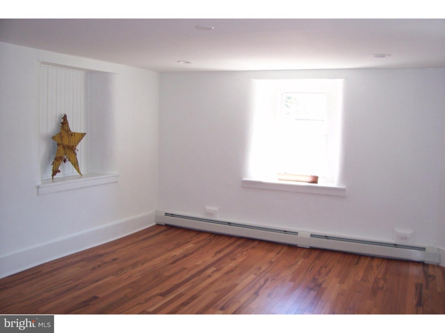 400 Neiman Road Pottstown, PA 19465 - Photo 11 of 17 Living Room