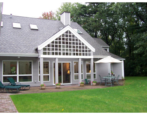 10 Brenton Road Weston, MA 02493 - Photo 1 of 15 Gallery Image 1