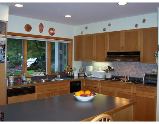 10 Brenton Road Weston, MA 02493 - Photo 8 of 15 Gallery Image 8