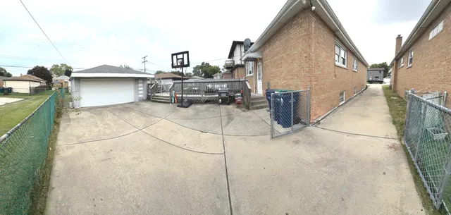 $310,000 | 8737 South Richmond Avenue, Evergreen Park, IL 60805