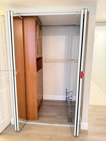 $2,300 | 671 Northeast 195th Street, Unit 121E, Miami, FL 33179