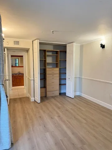 $2,200 | 671 Northeast 195th Street, Unit 121E, Miami, FL 33179