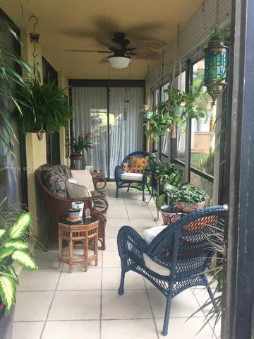 $2,200 | 671 Northeast 195th Street, Unit 121E, Miami, FL 33179
