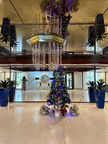 $2,300 | 671 Northeast 195th Street, Unit 121E, Miami, FL 33179