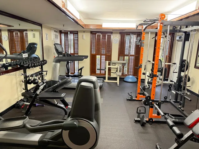 $2,300 | 671 Northeast 195th Street, Unit 121E, Miami, FL 33179