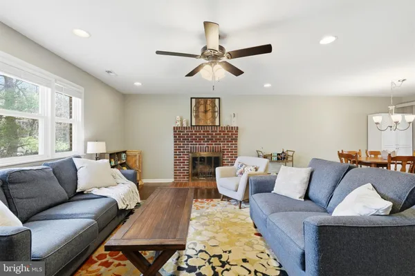 $685,000 | 10798 West Crestview Lane, Laurel, MD 20723