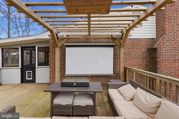 $685,000 | 10798 West Crestview Lane, Laurel, MD 20723