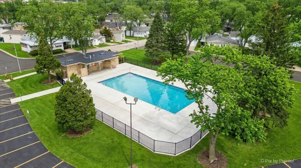 $105,000 | 173 Northshore Road, Elgin, IL 60123