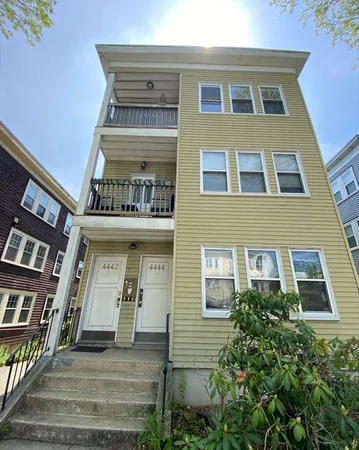 $3,500 | 4442 Washington Street, Unit 3, Boston, MA 02131