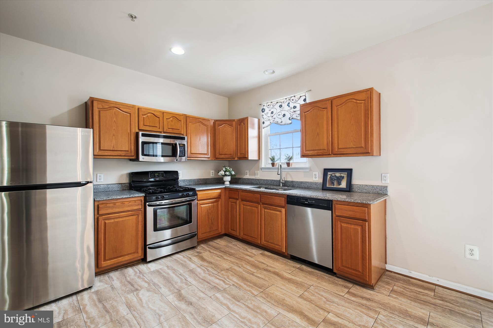 2538 Cheyenne Way Crofton, MD 21114 - Photo 6 of 29 Kitchen