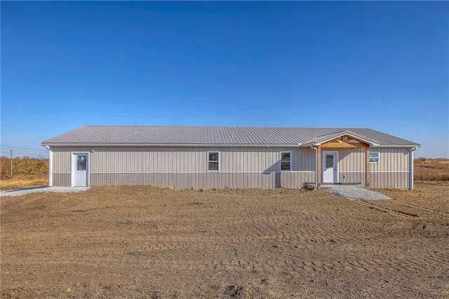 $449,900 | 1086 Southwest 75th Road, Holden, MO 64040