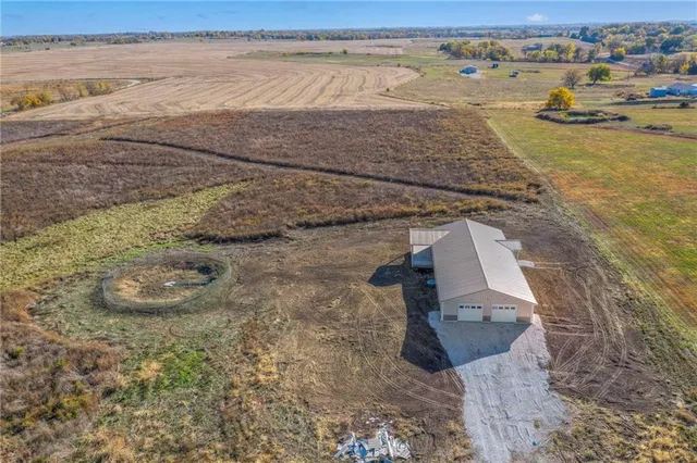 $449,900 | 1086 Southwest 75th Road, Holden, MO 64040