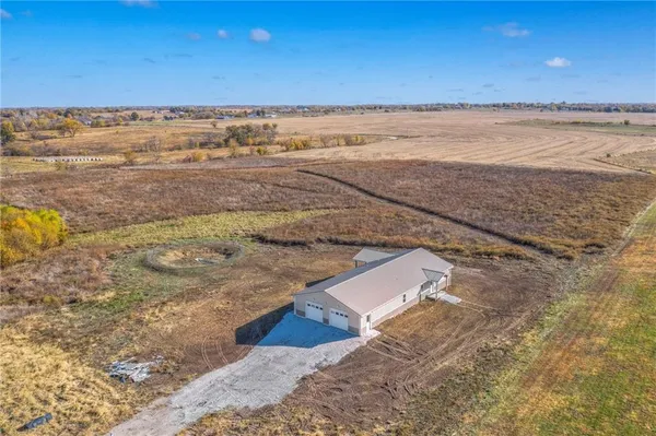 $439,900 | 1086 Southwest 75th Road, Holden, MO 64040