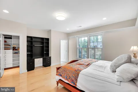 $3,275,000 | 6525 Kenhill Road, Bethesda, MD 20817