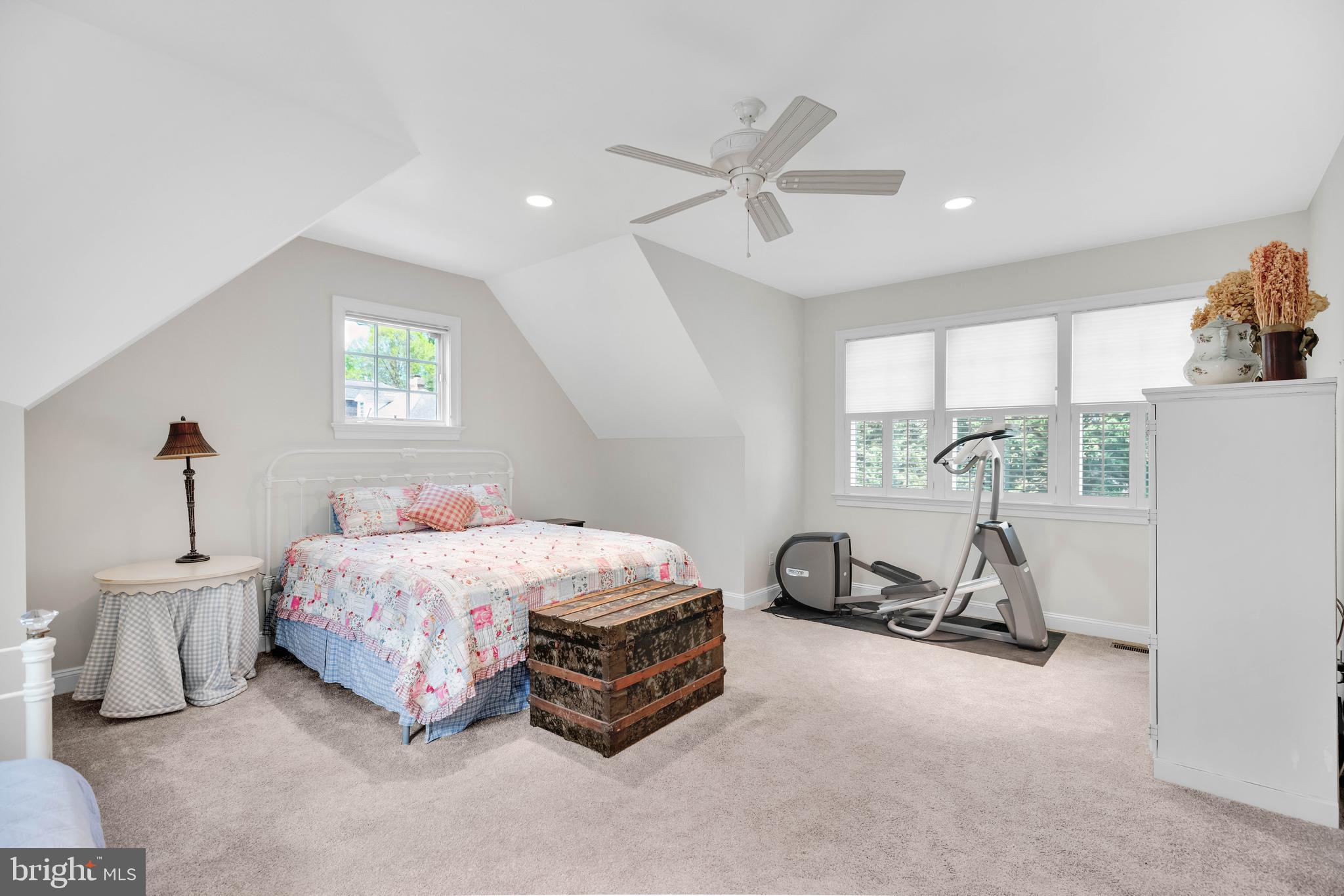 6525 Kenhill Road Bethesda, MD 20817 - Photo 31 of 45 BR 4 above garage w separate stairs access