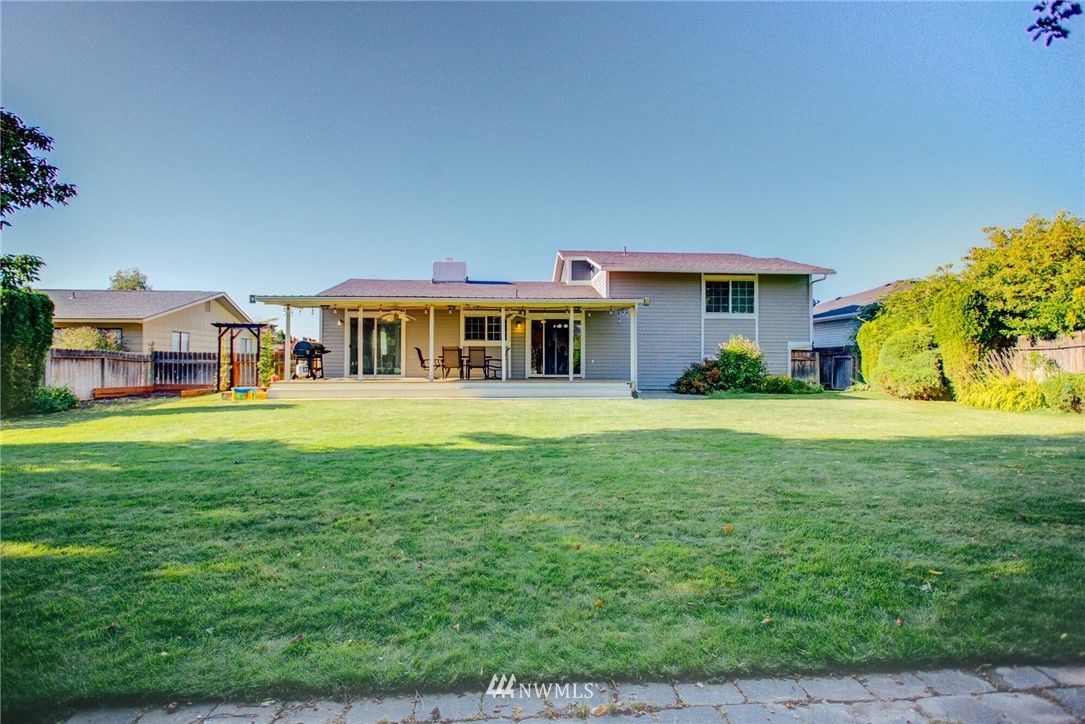 9287 Goodrich Road Southeast Moses Lake, WA 98837 - Photo 2 of 24 Gallery Image 2