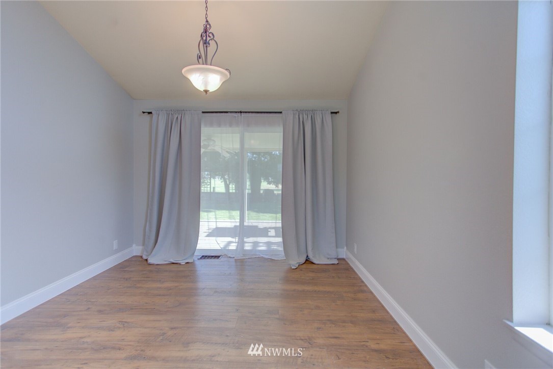 9287 Goodrich Road Southeast Moses Lake, WA 98837 - Photo 11 of 24 Gallery Image 11