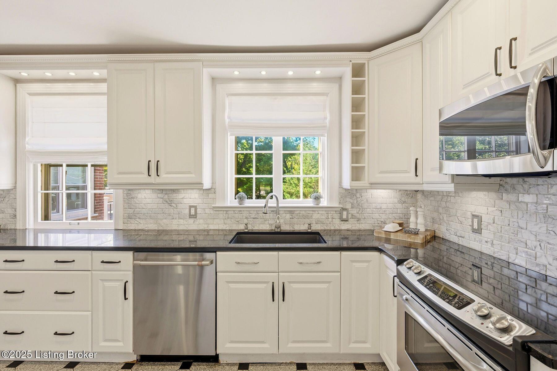 552 Sunset Road Louisville, KY 40206 - Photo 16 of 46 photo_online_015