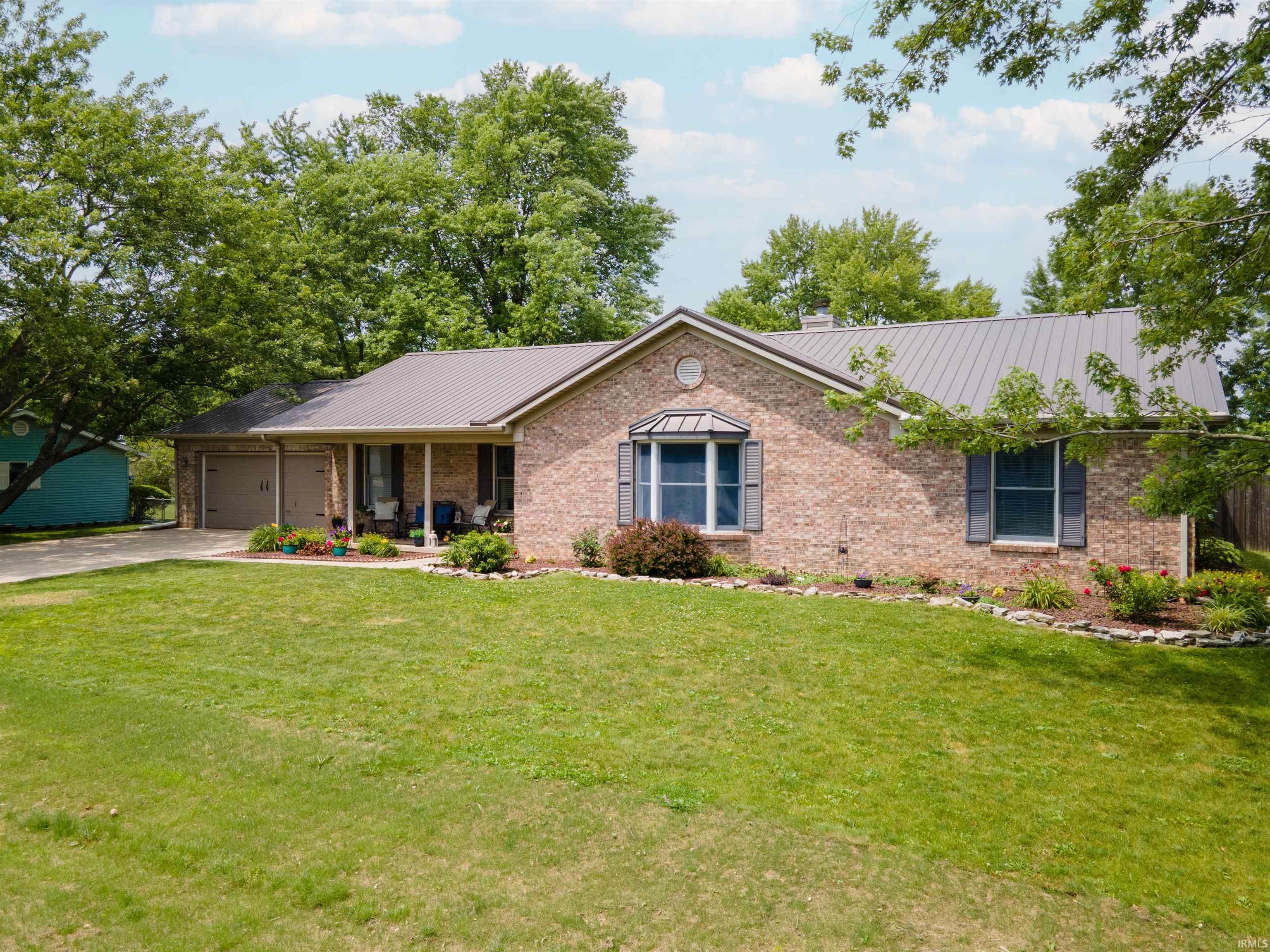 517 Catherine Drive Sweetser, IN 46987 - Photo 3 of 36