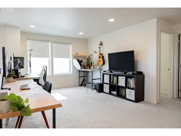 $517,900 | 1816 West 4th Avenue, Junction City, OR 97448