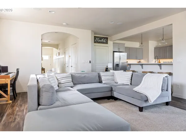 $517,900 | 1816 West 4th Avenue, Junction City, OR 97448