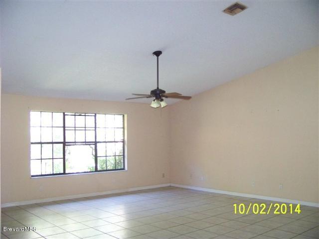 3435 Grant Road Grant, FL 32949 - Photo 11 of 17 living