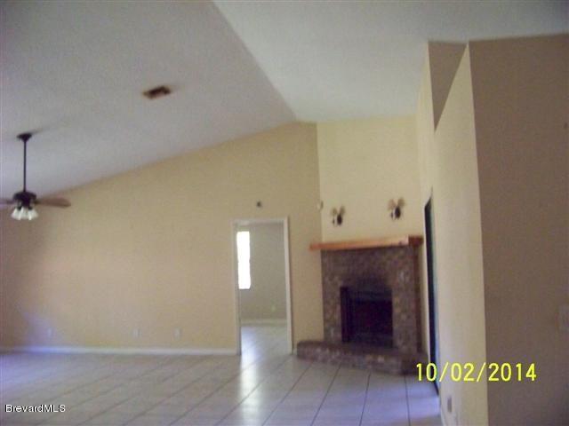3435 Grant Road Grant, FL 32949 - Photo 12 of 17 living2