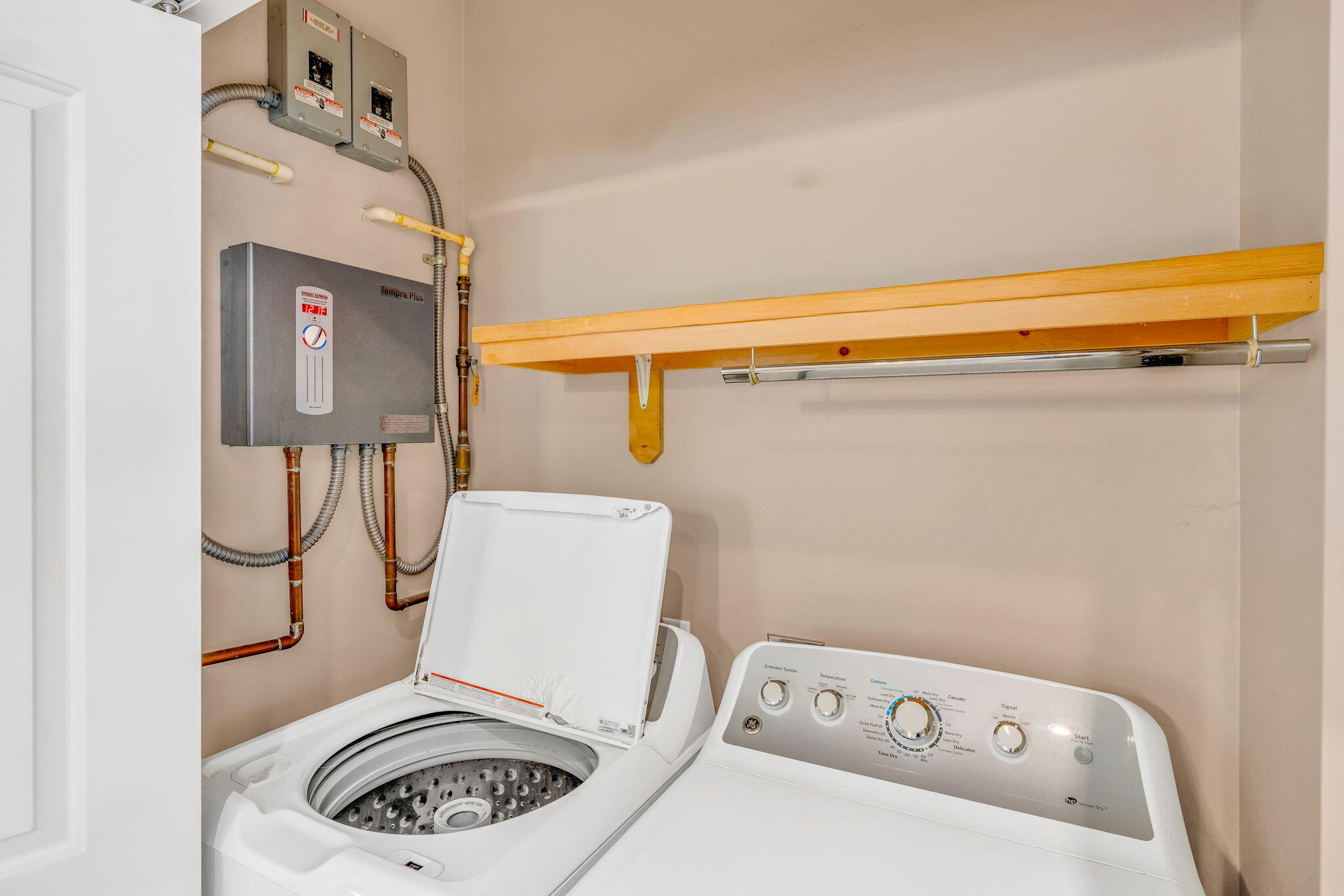 460 Lime Drive Key Largo, FL 33037 - Photo 30 of 49 a utility room with dryer and washer