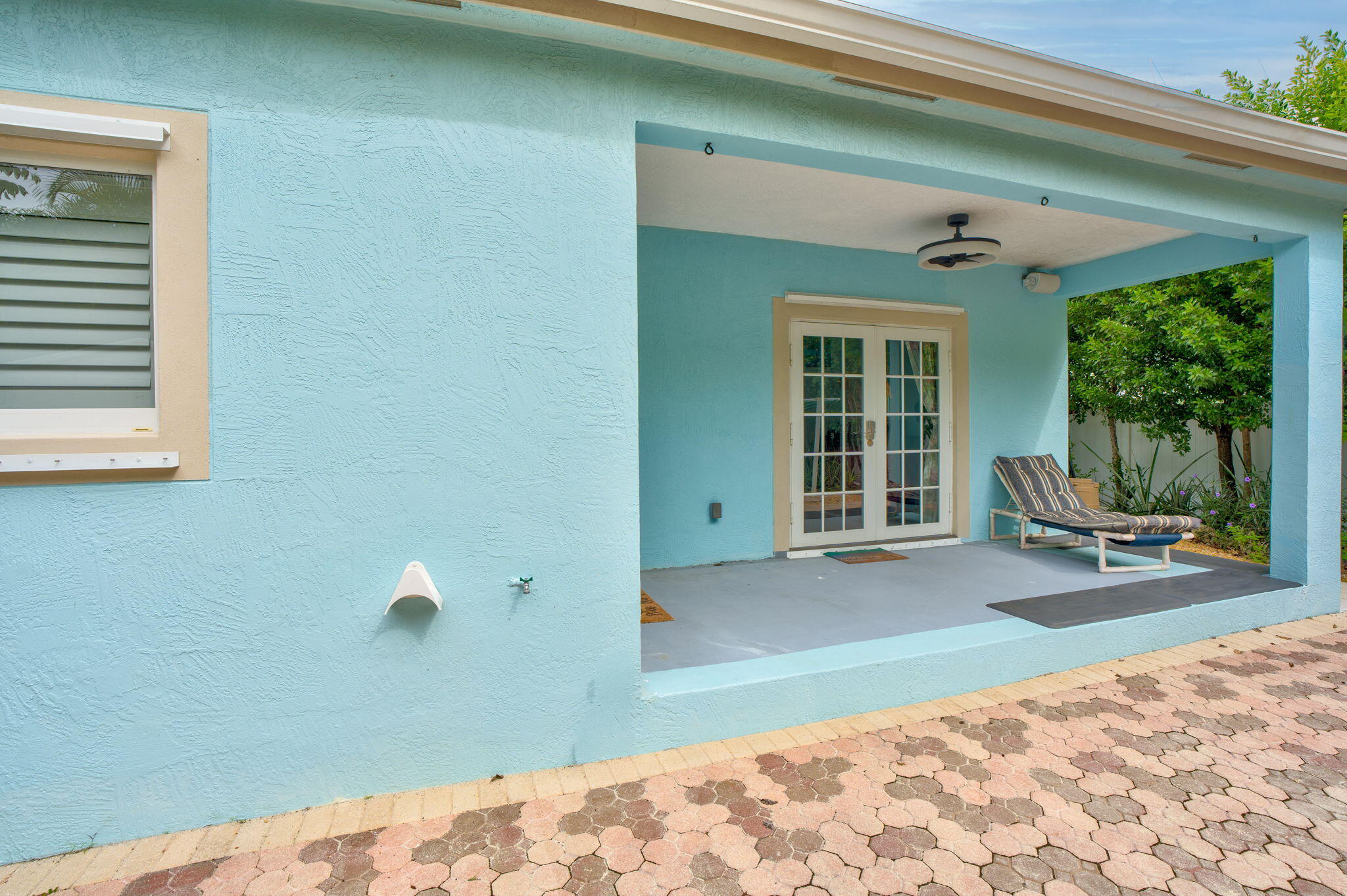 460 Lime Drive Key Largo, FL 33037 - Photo 37 of 49 a view of a bedroom with table and chairs
