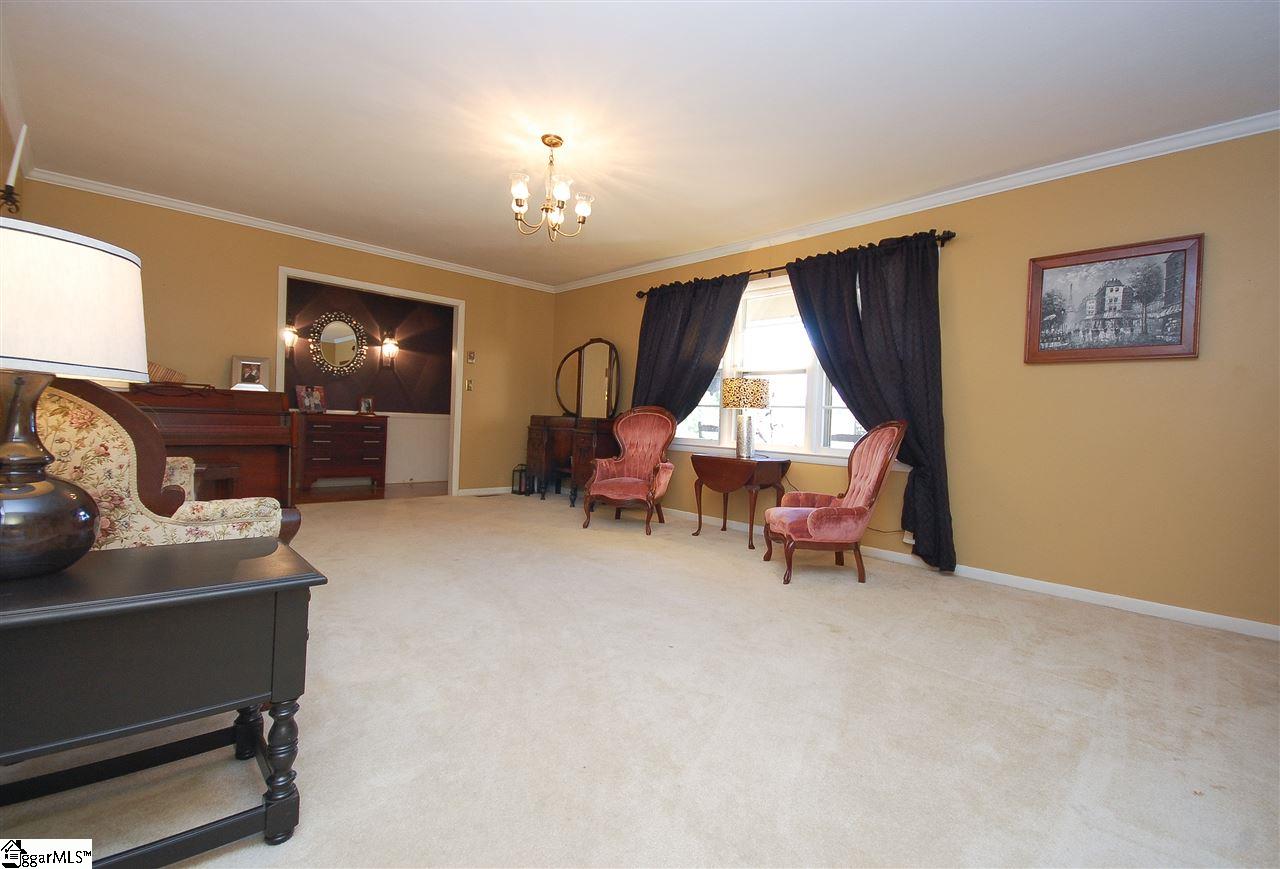 403 Chick Springs Road Greer, SC 29650 - Photo 7 of 31 Gallery Image 7