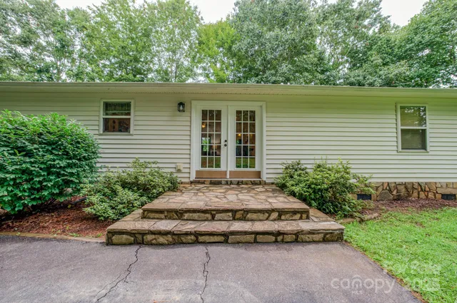 $399,000 | 345 Sycamore Ridge Drive, Mars Hill, NC 28754