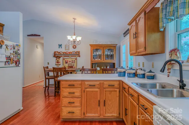 $399,000 | 345 Sycamore Ridge Drive, Mars Hill, NC 28754