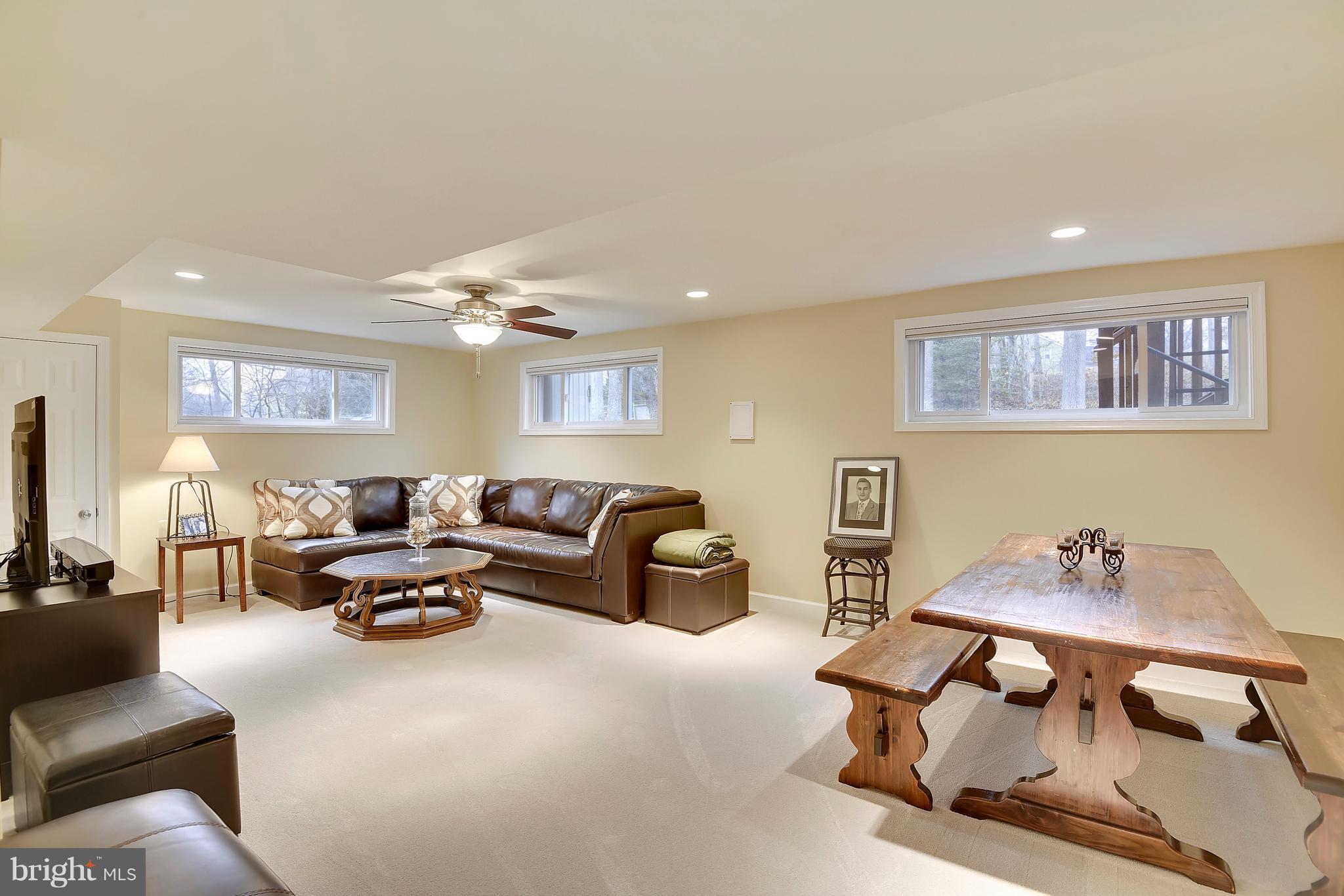 8108 Ellet Road Springfield, VA 22151 - Photo 13 of 21 a living room with furniture