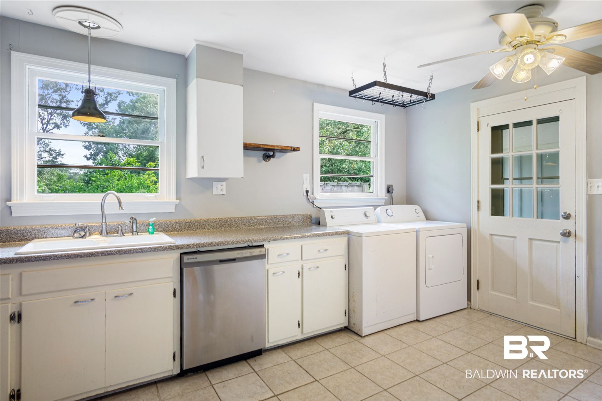 426 Laborde Drive Mobile, AL 36609 - Photo 6 of 25