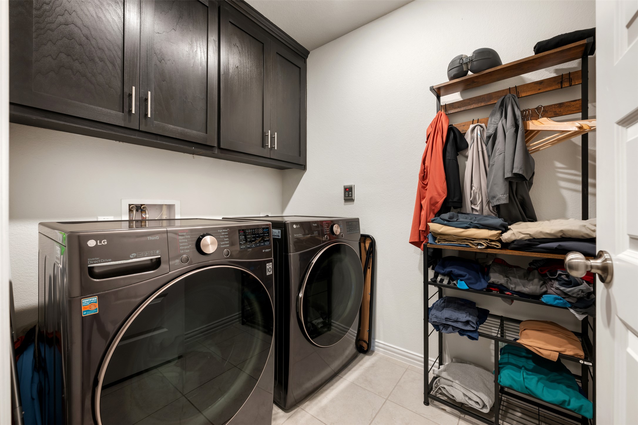 303 Cold Riv Run Kyle, TX 78640 - Photo 28 of 40 Spacious laundry room.