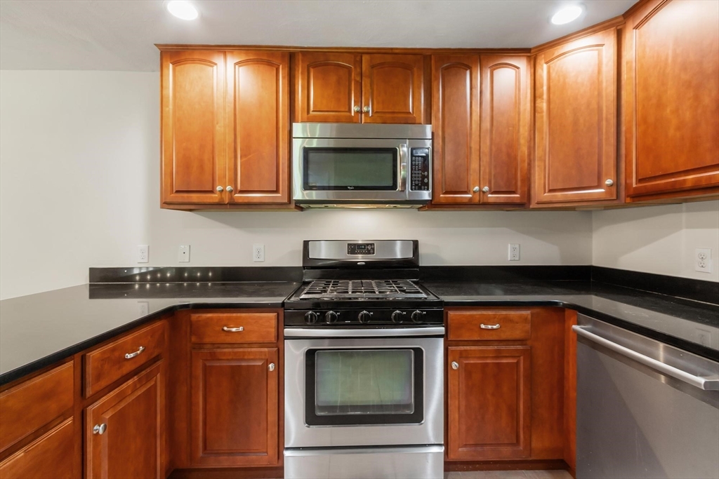21 Cherokee Road Acton, MA 01720 - Photo 2 of 29