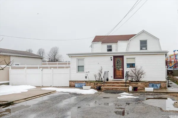 a view of a house with garage