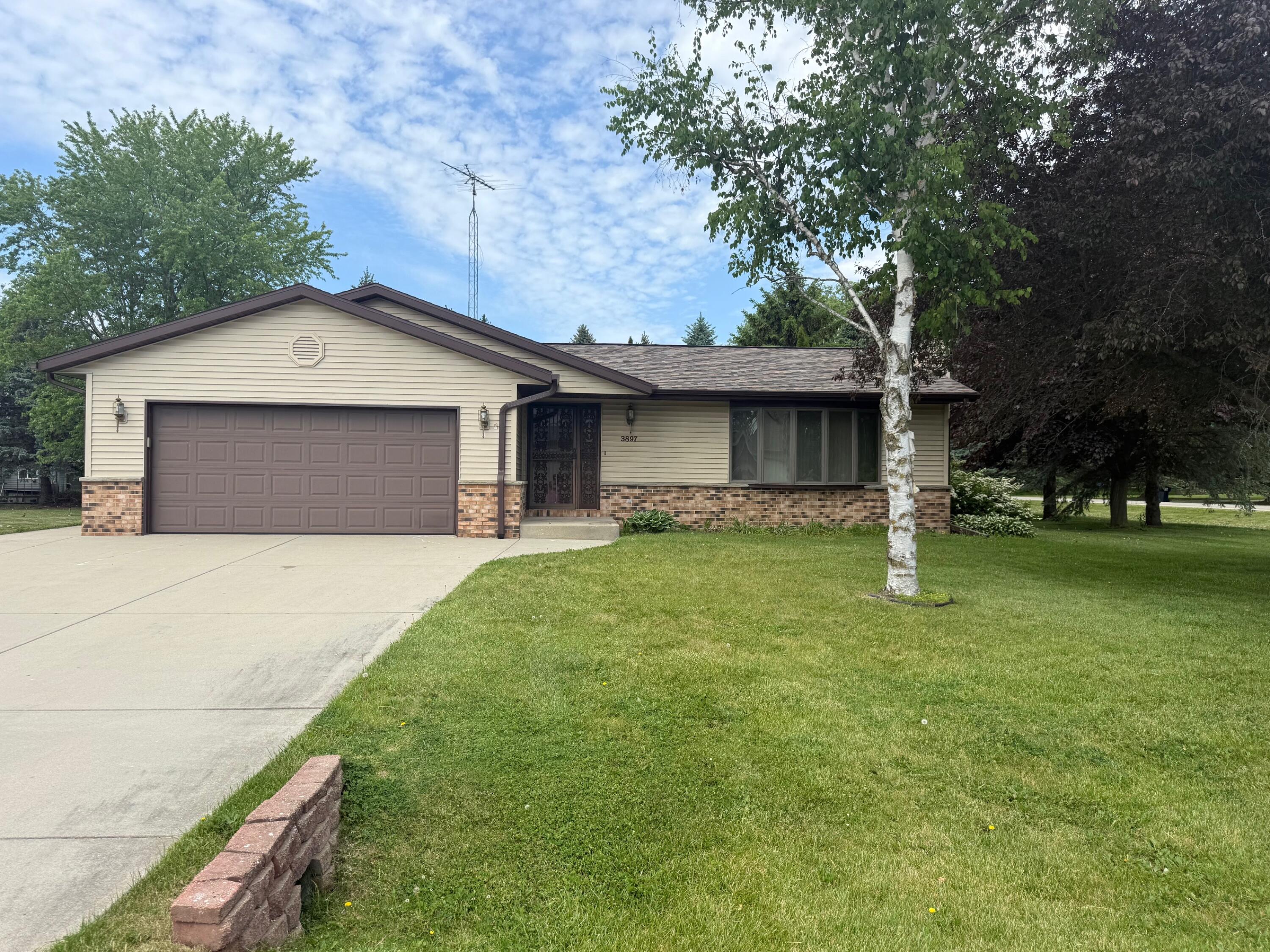 3897 Thornapple Road Slinger, WI 53086 - Photo 1 of 1 Thornapple exterior