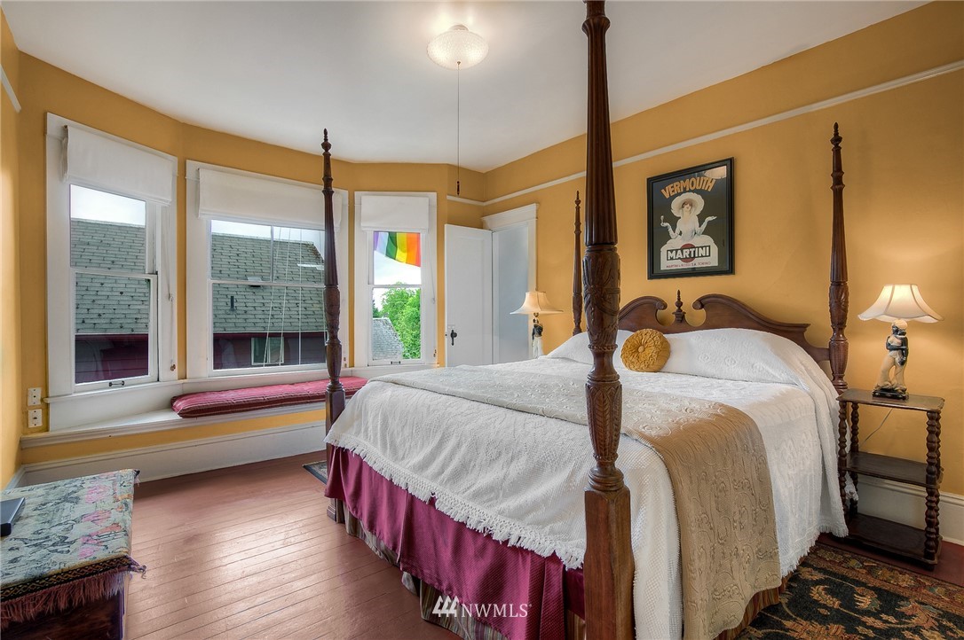 529 19th Avenue Seattle, WA 98122 - Photo 23 of 39 a bedroom with bed and a large window