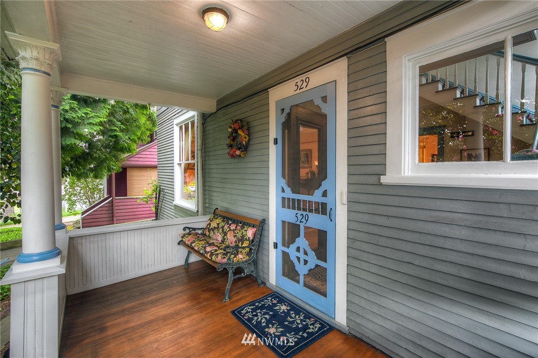 529 19th Avenue Seattle, WA 98122 - Photo 4 of 39 a view of outdoor space and barbecue area