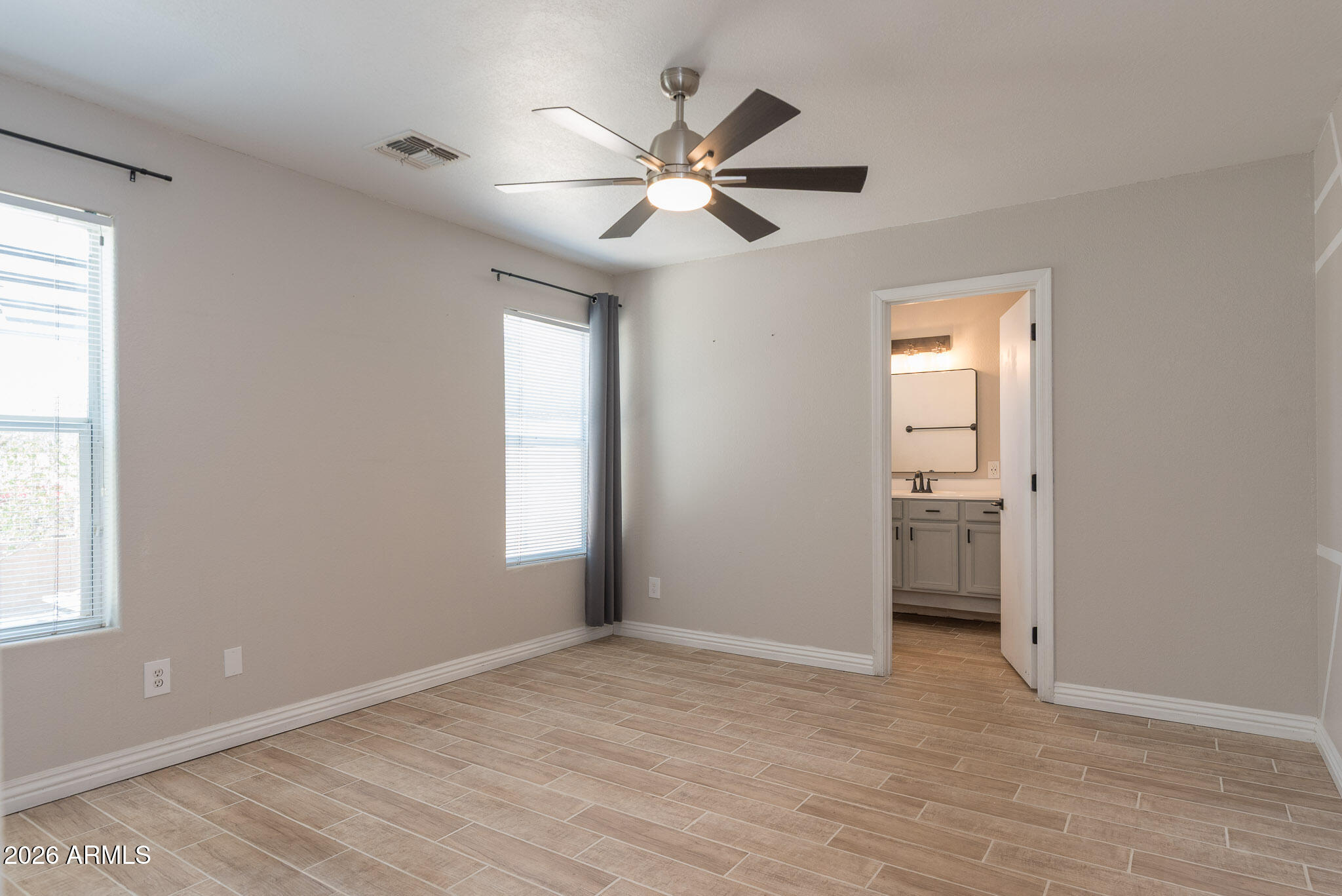 1239 East Fremont Road Phoenix, AZ 85042 - Photo 4 of 20