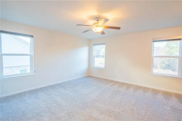 a view of empty room with window