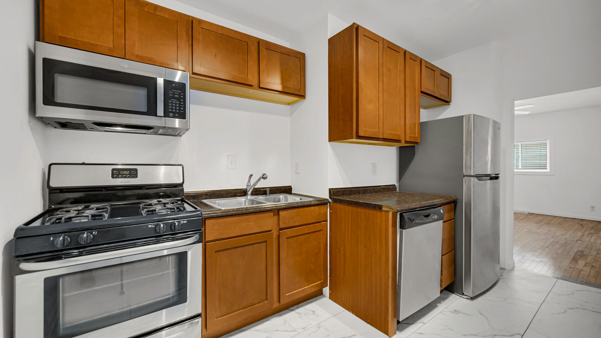 555 Locust Street, Unit 1 Valparaiso, IN 46383 - Photo 6 of 11 1919x1080
