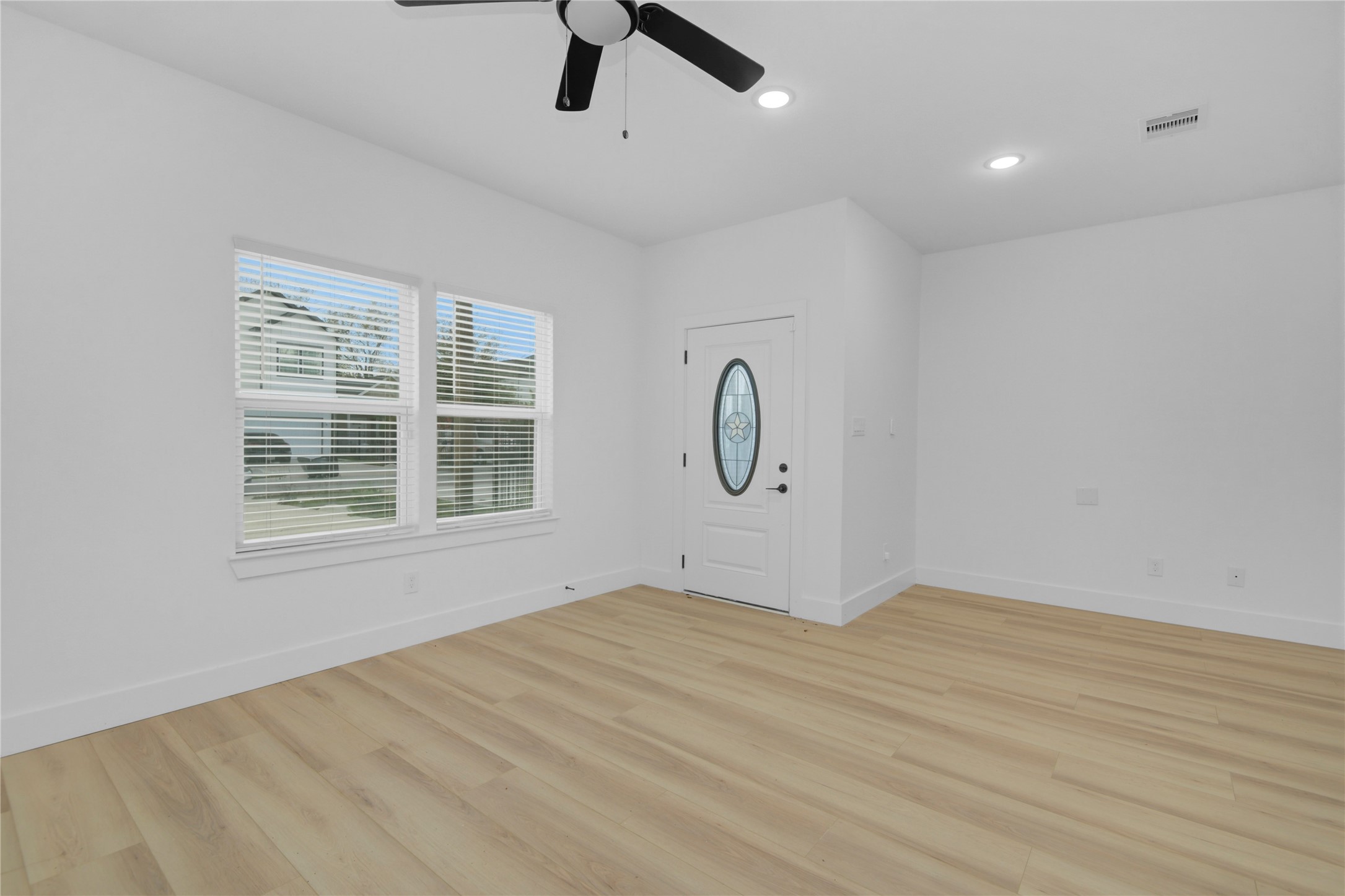 8410 Sunnyhill Street Houston, TX 77088 - Photo 7 of 25
