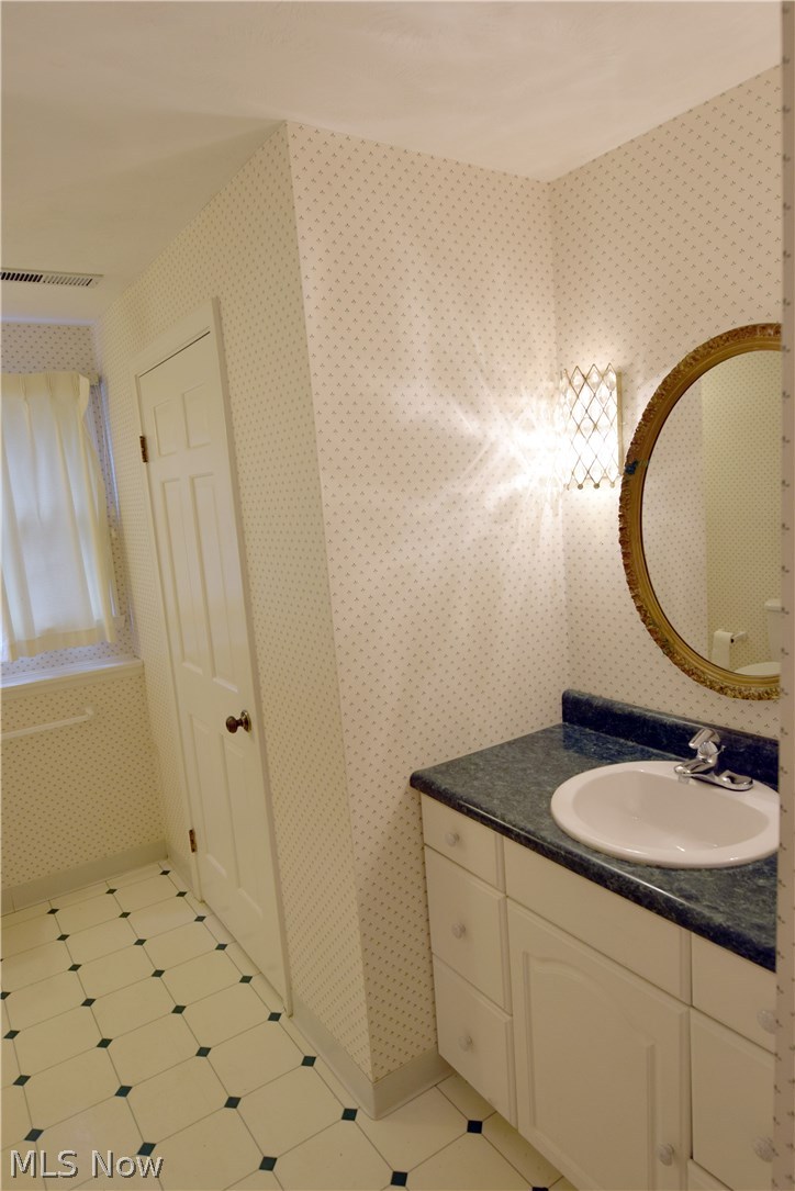 2160 Howland Wilson Road Northeast Warren, OH 44484 - Photo 27 of 32 Gallery Image 27