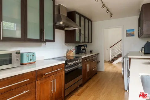$1,295,000 | 1557 South Beverly Glen Boulevard, Unit 310, Los Angeles, CA 90024
