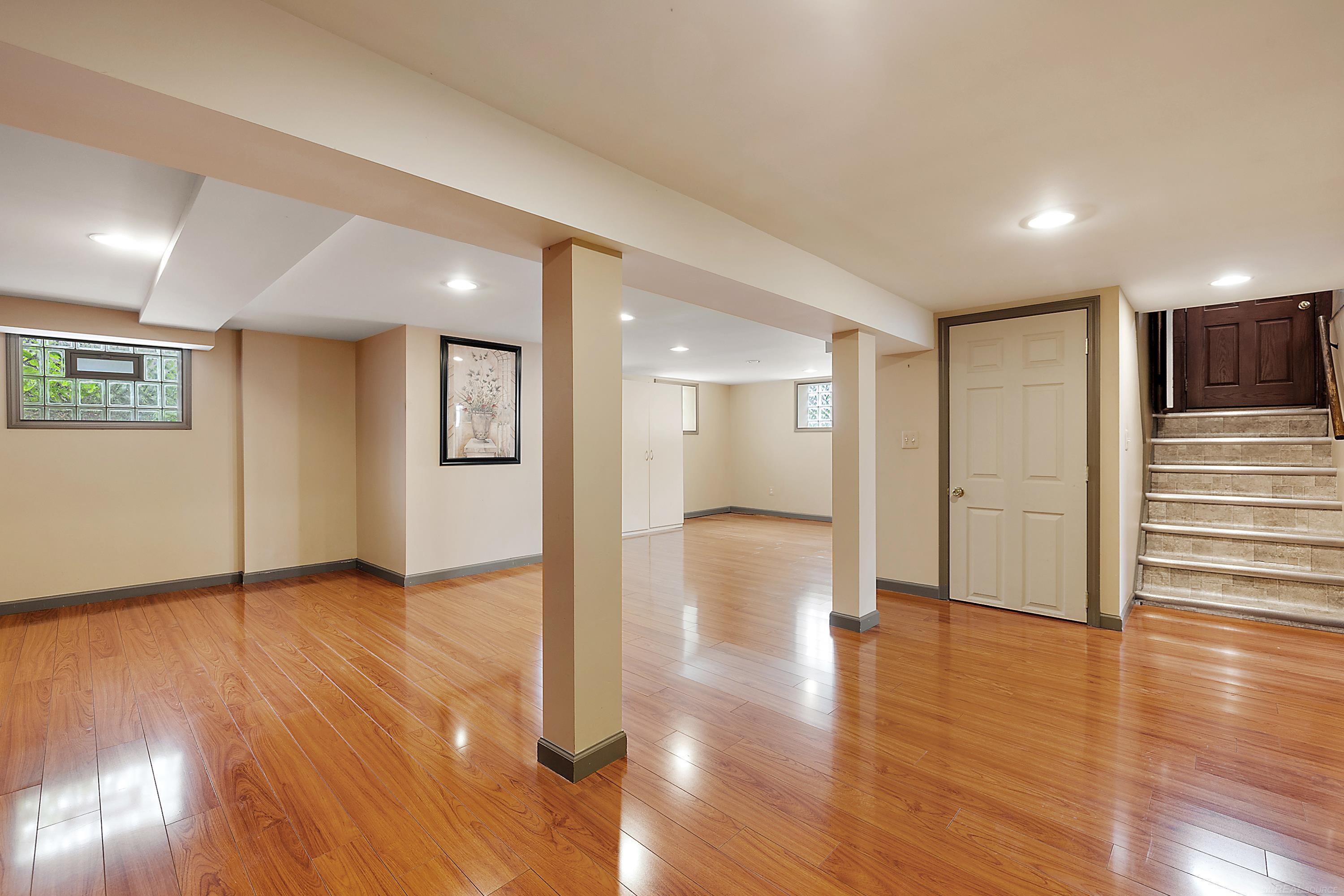 1371 Bedford Road Grosse Pointe Park, MI 48230 - Photo 33 of 44