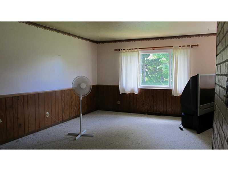 204 Fleming Road Grove City, PA 16127 - Photo 3 of 8 Living Room.
